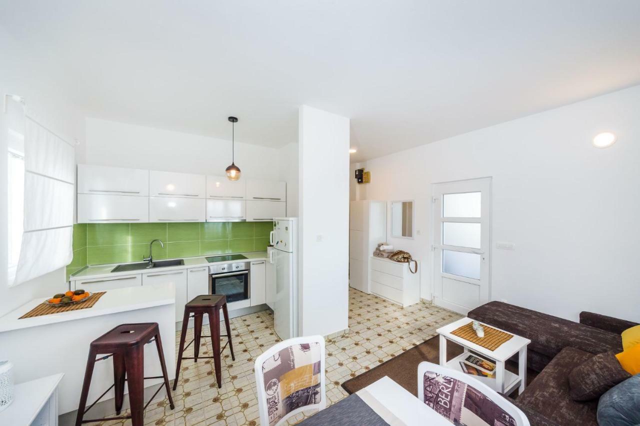 Sestrice Apartment Драге Екстериор снимка