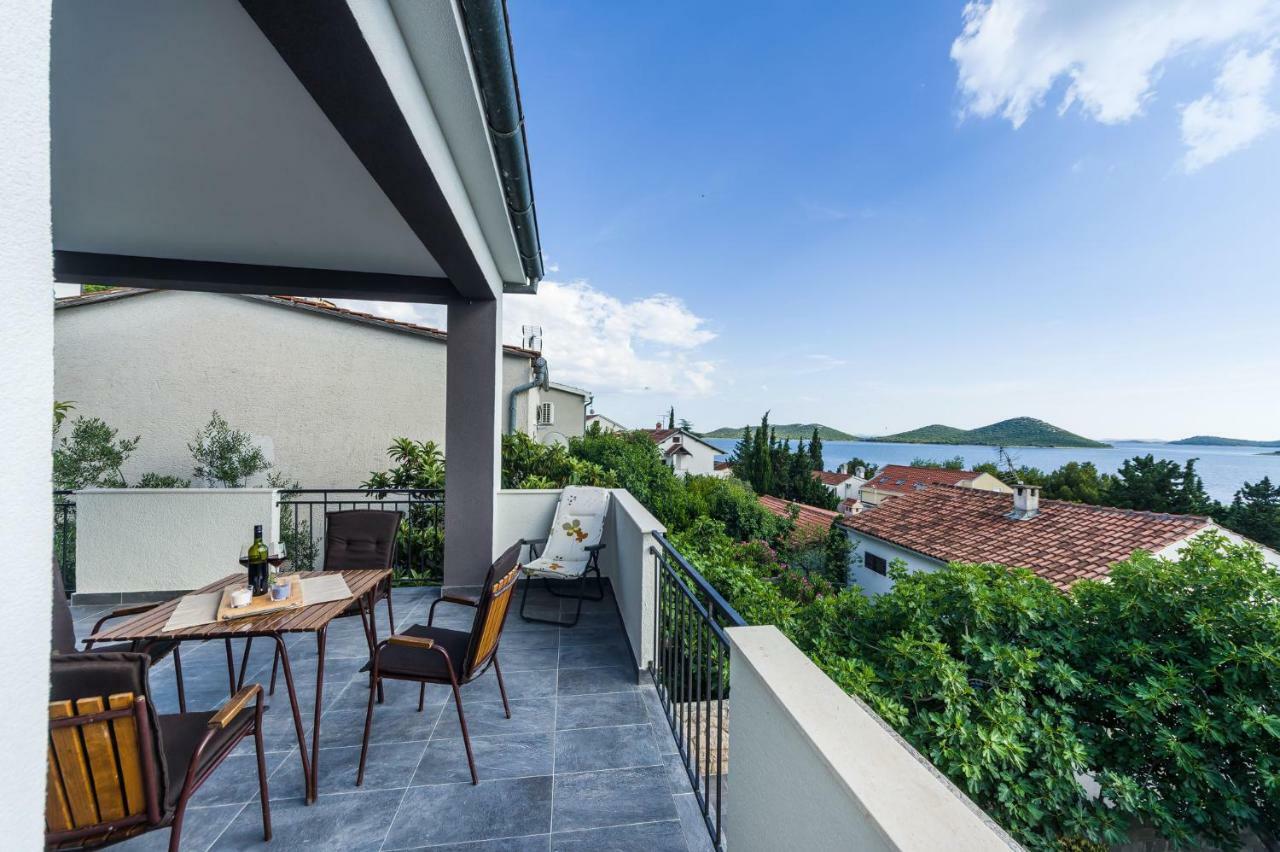 Sestrice Apartment Драге Екстериор снимка