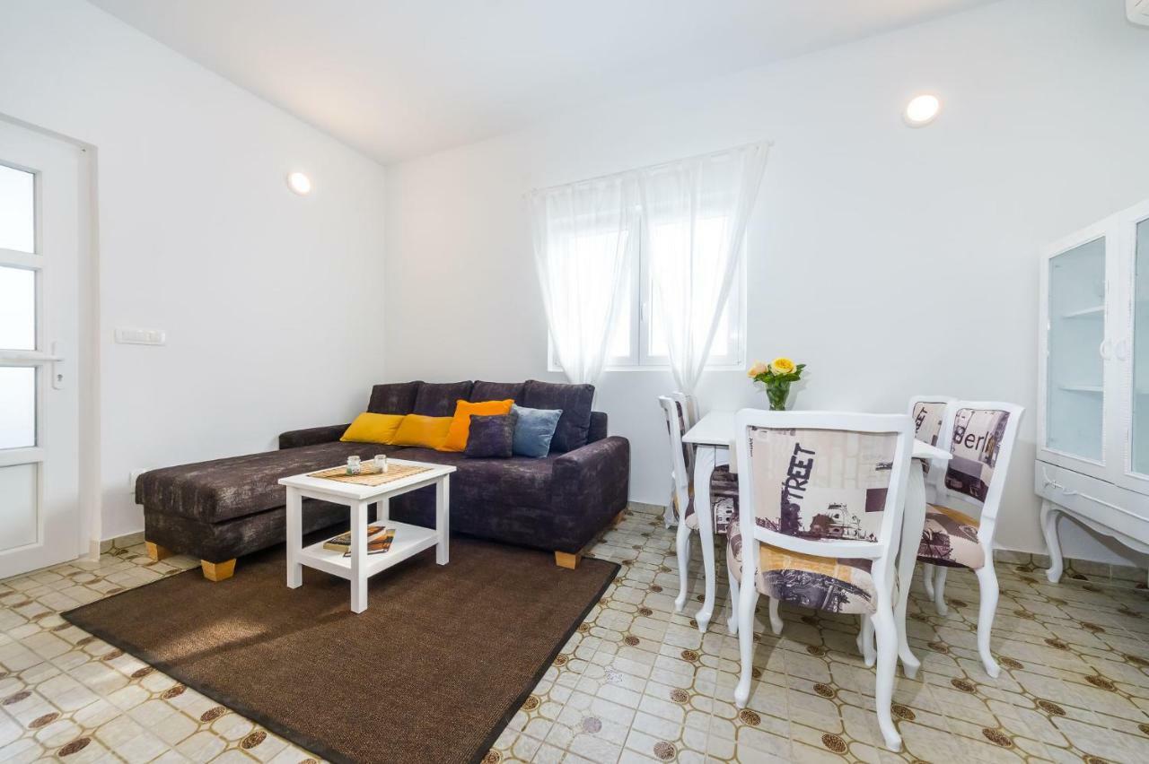 Sestrice Apartment Драге Екстериор снимка